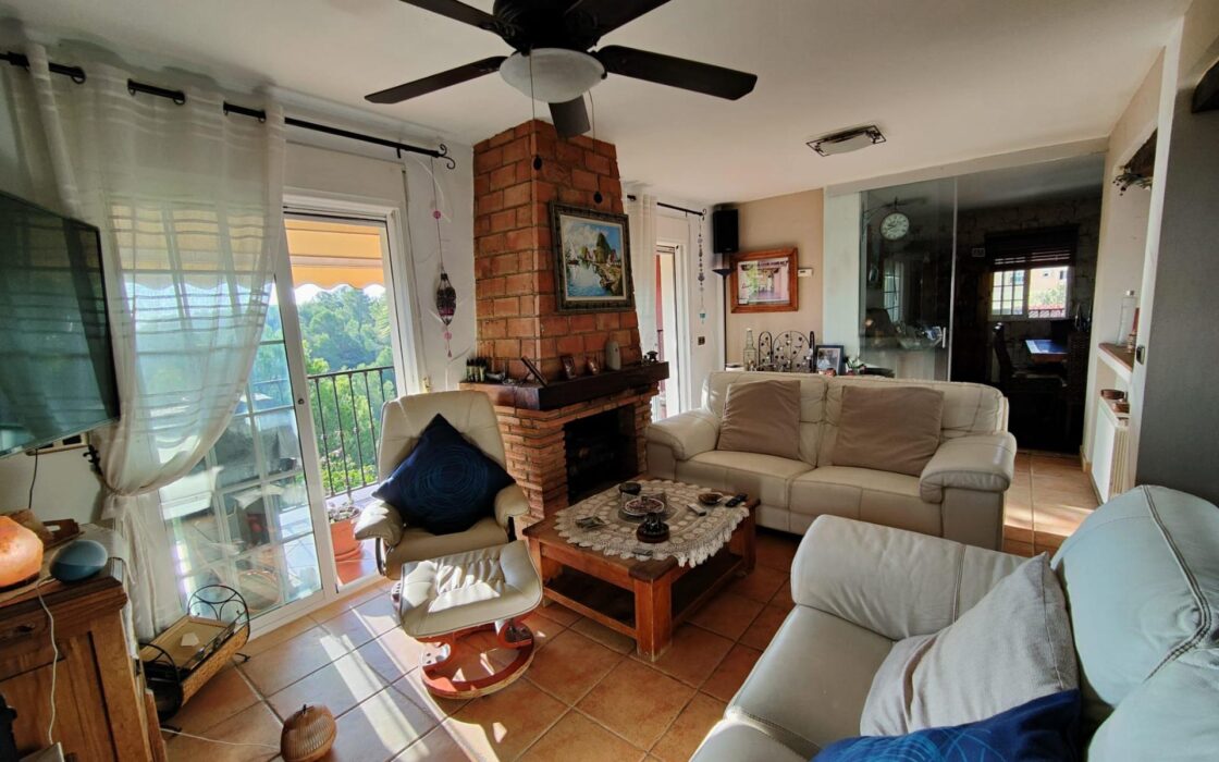 Просторная вилла с террасами в Ла Нусии, 290 кв.м, уединение