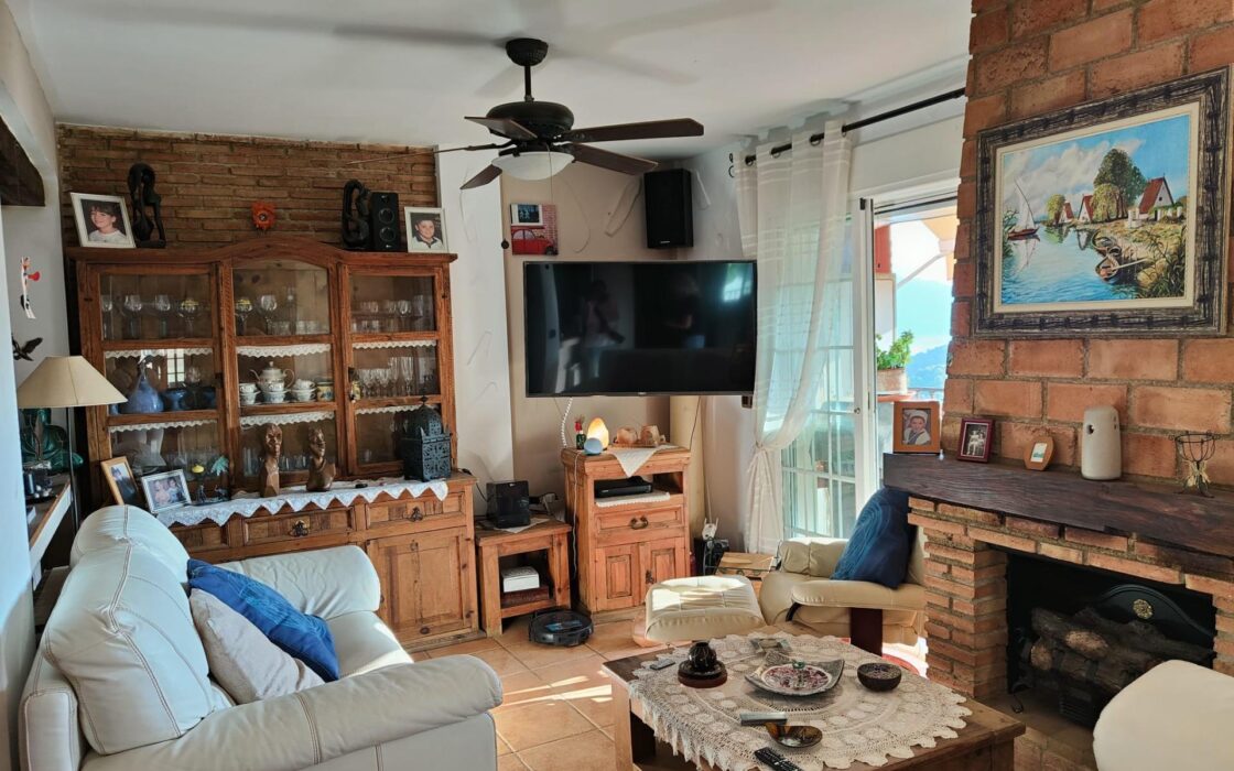 Просторная вилла с террасами в Ла Нусии, 290 кв.м, уединение