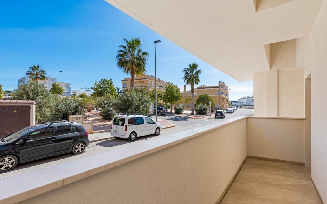 Новый дом с террасой 16 м² в Бенихофар, 2 спальни