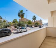 Новый дом с террасой 16 м² в Бенихофар, 2 спальни