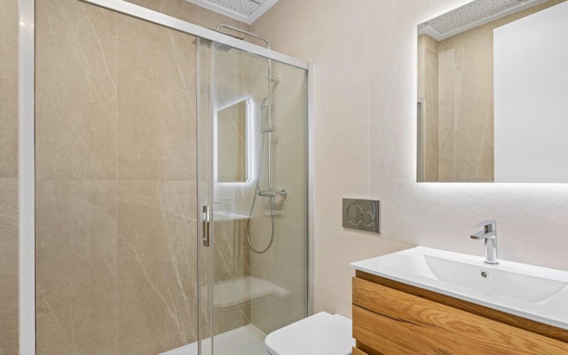 Новый дом с террасой 16 м² в Бенихофар, 2 спальни