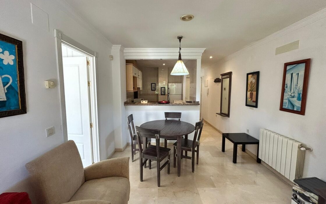 Просторная Квартира в Альбире с Террасой в 5 минутах до Моря