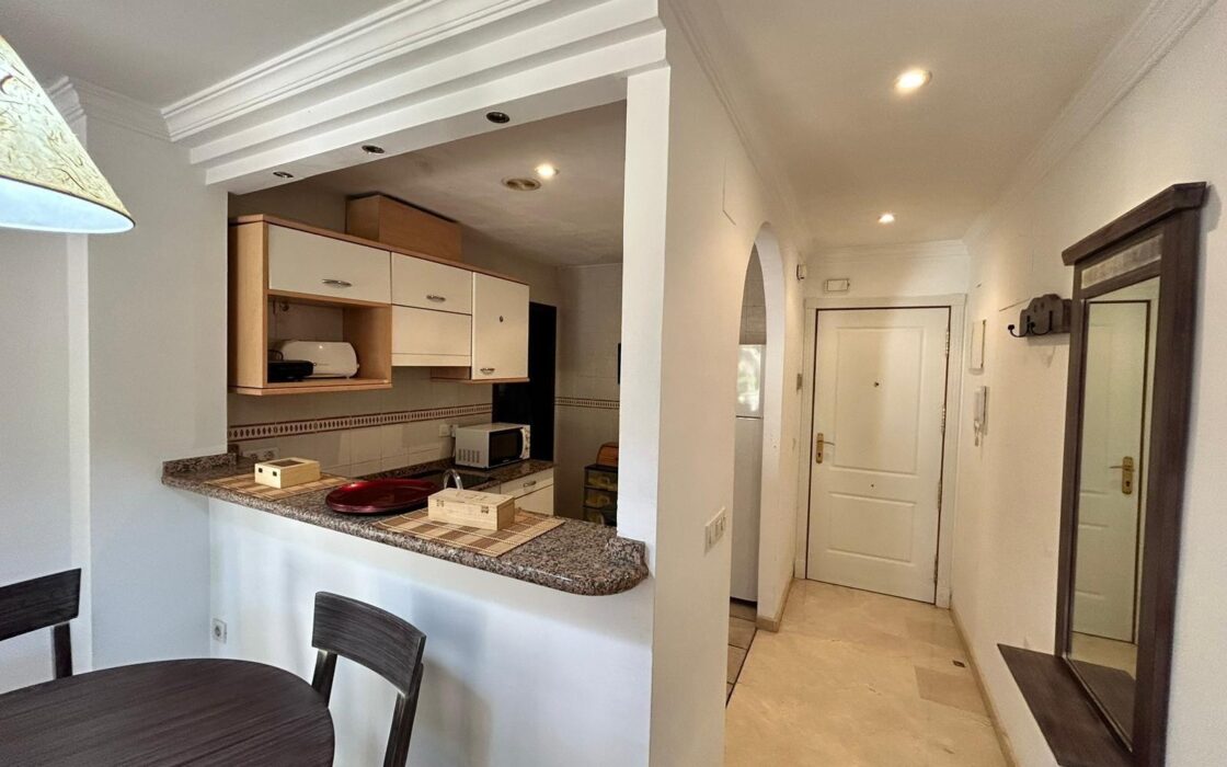 Просторная Квартира в Альбире с Террасой в 5 минутах до Моря