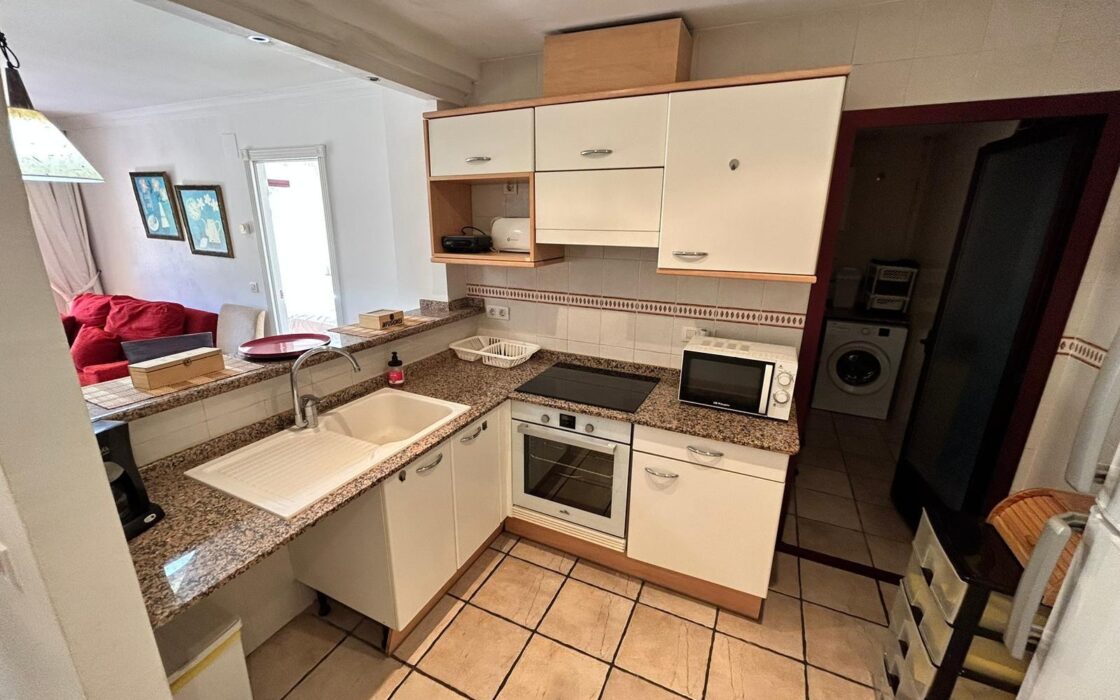 Просторная Квартира в Альбире с Террасой в 5 минутах до Моря