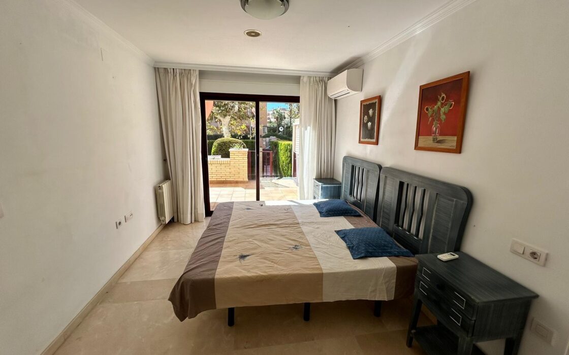 Просторная Квартира в Альбире с Террасой в 5 минутах до Моря