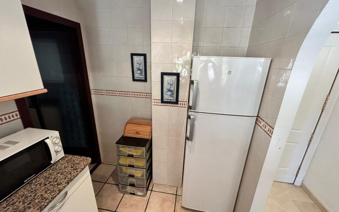 Просторная Квартира в Альбире с Террасой в 5 минутах до Моря