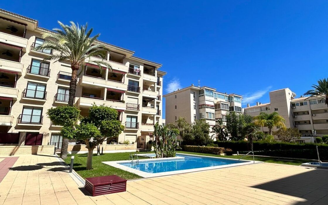 Просторная Квартира в Альбире с Террасой в 5 минутах до Моря