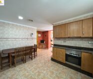 Дом в Годельете 170 кв.м с террасой и бассейном