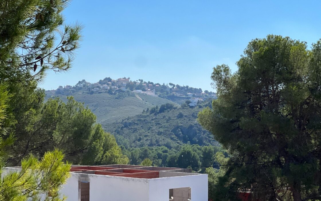 Дом в Годельете 170 кв.м с террасой и бассейном