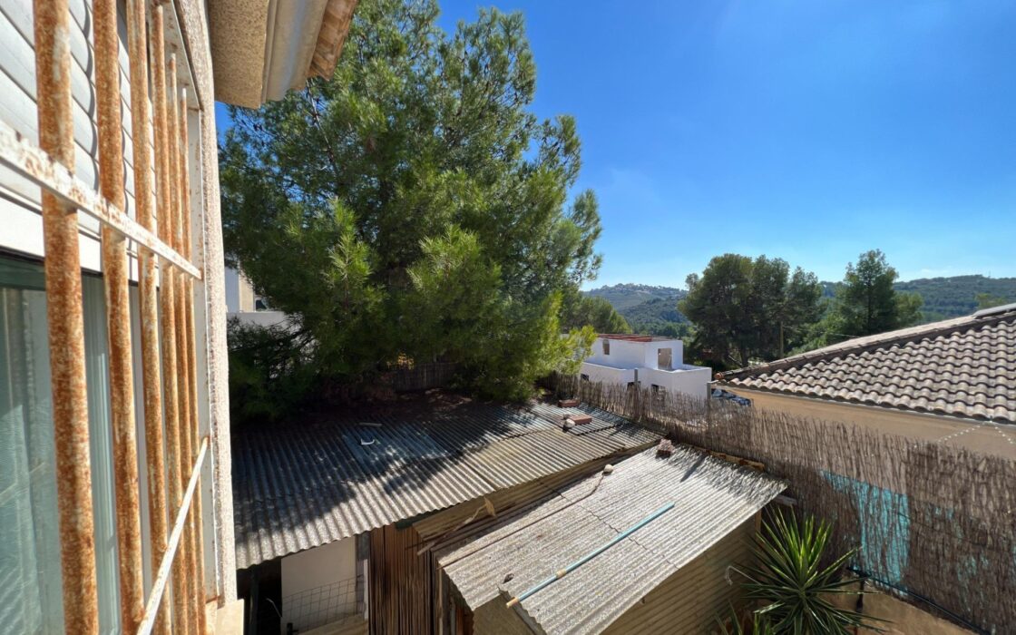 Дом в Годельете 170 кв.м с террасой и бассейном