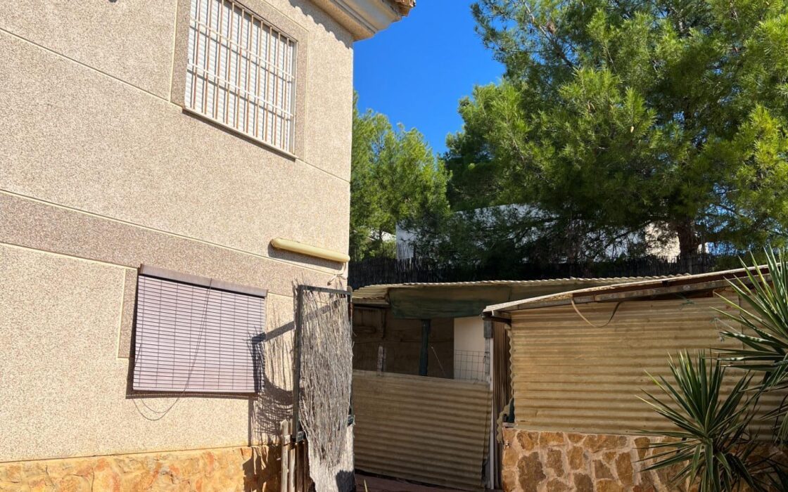 Дом в Годельете 170 кв.м с террасой и бассейном