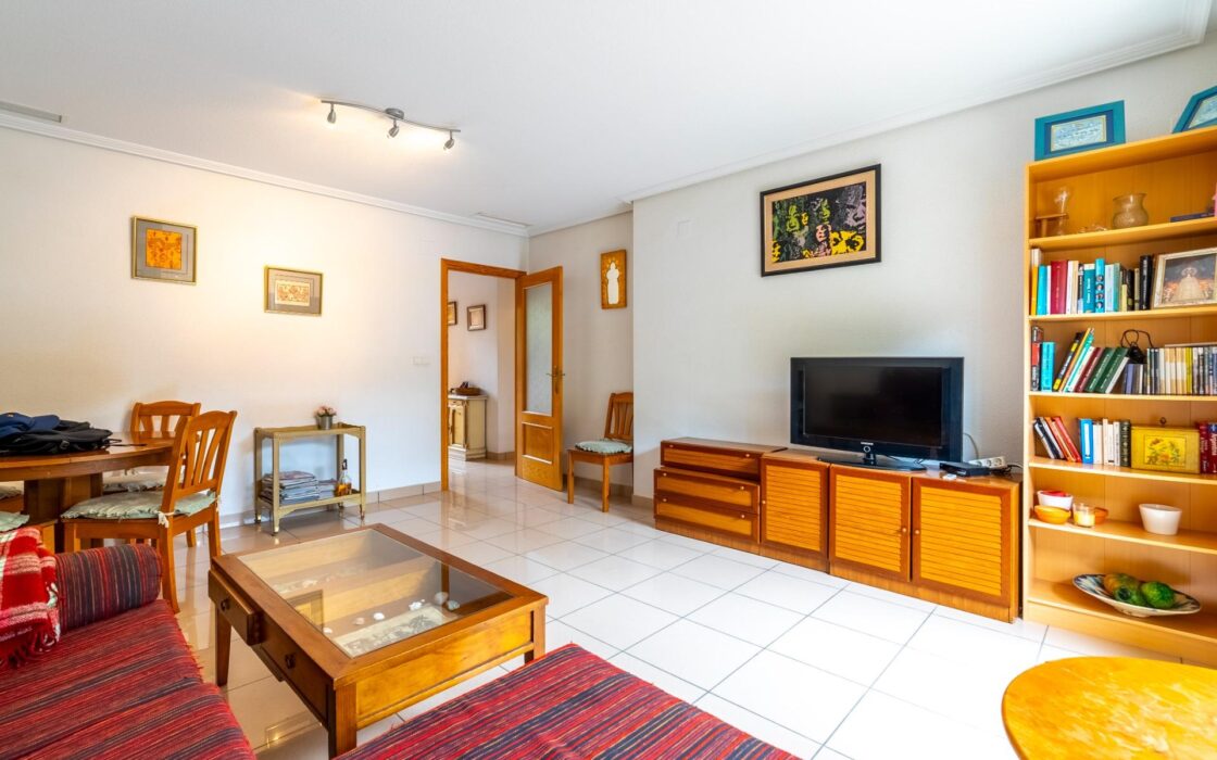 Квартира с участком в 100 м от моря, Коста Бланка, 3 комнаты