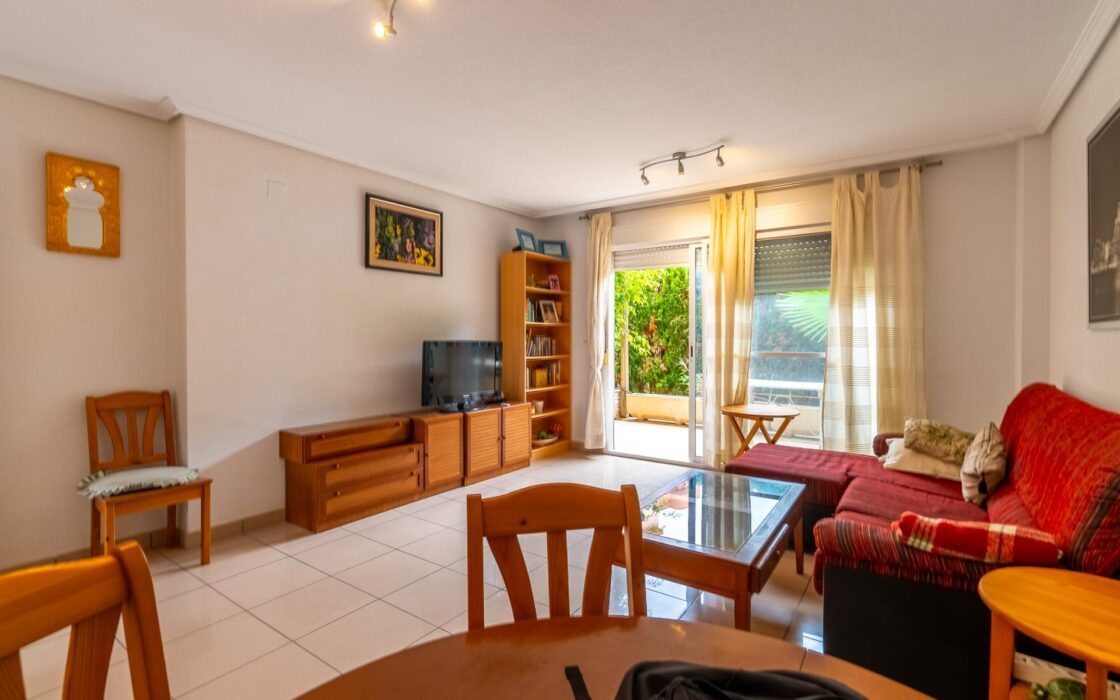 Квартира с участком в 100 м от моря, Коста Бланка, 3 комнаты