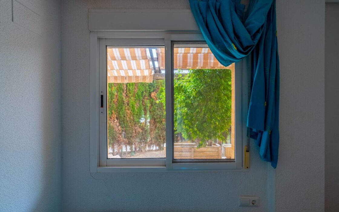 Квартира с участком в 100 м от моря, Коста Бланка, 3 комнаты