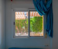 Квартира с участком в 100 м от моря, Коста Бланка, 3 комнаты