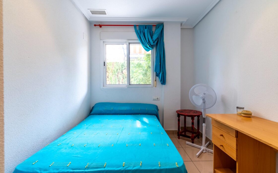 Квартира с участком в 100 м от моря, Коста Бланка, 3 комнаты