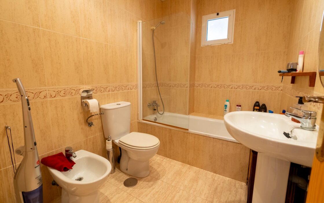 Квартира с участком в 100 м от моря, Коста Бланка, 3 комнаты