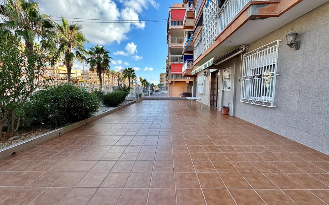 Апартаменты в Торревьехе 111 кв.м у моря с террасой