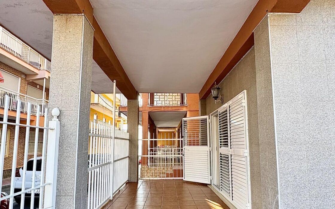 Апартаменты в Торревьехе 111 кв.м у моря с террасой