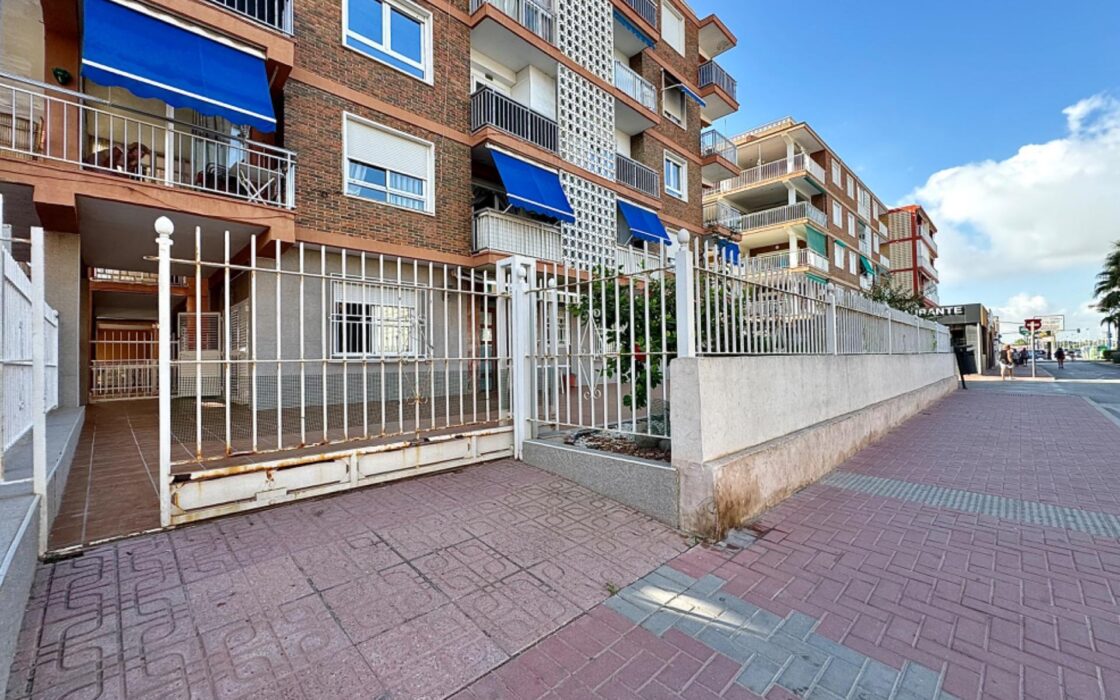 Апартаменты в Торревьехе 111 кв.м у моря с террасой