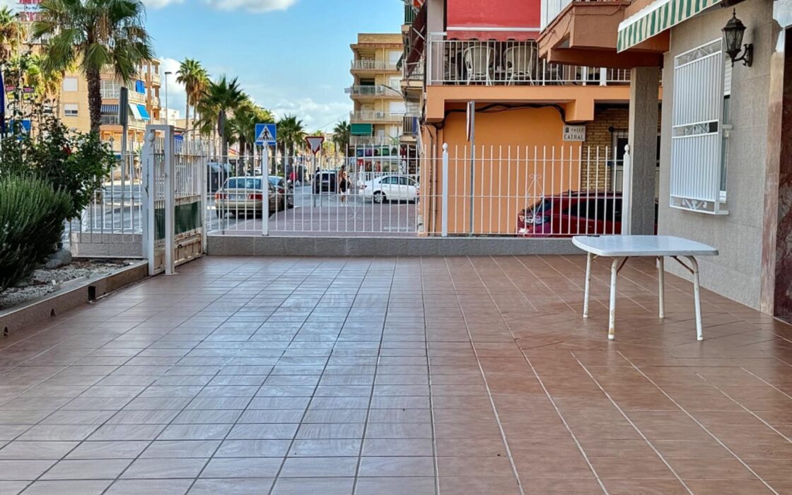 Апартаменты в Торревьехе 111 кв.м у моря с террасой