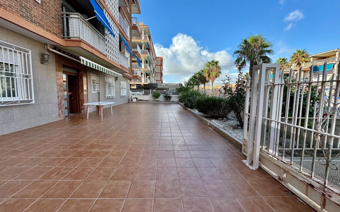 Апартаменты в Торревьехе 111 кв.м у моря с террасой