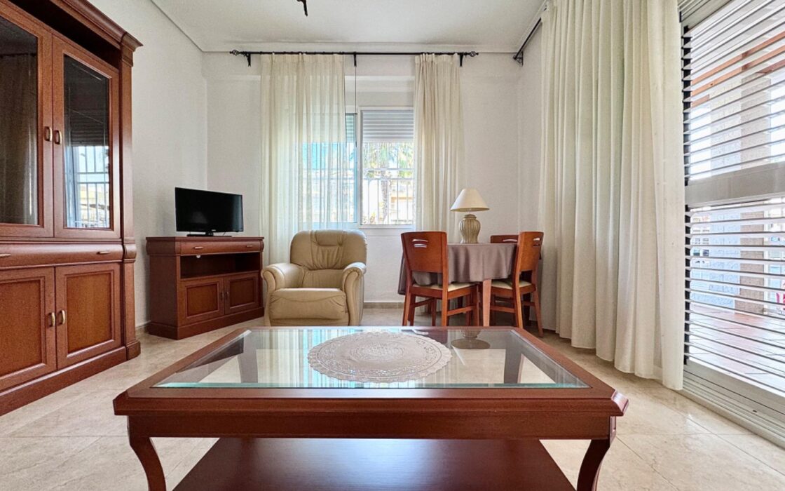 Апартаменты в Торревьехе 111 кв.м у моря с террасой