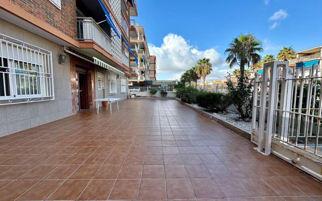 Апартаменты в Торревьехе 111 кв.м у моря с террасой