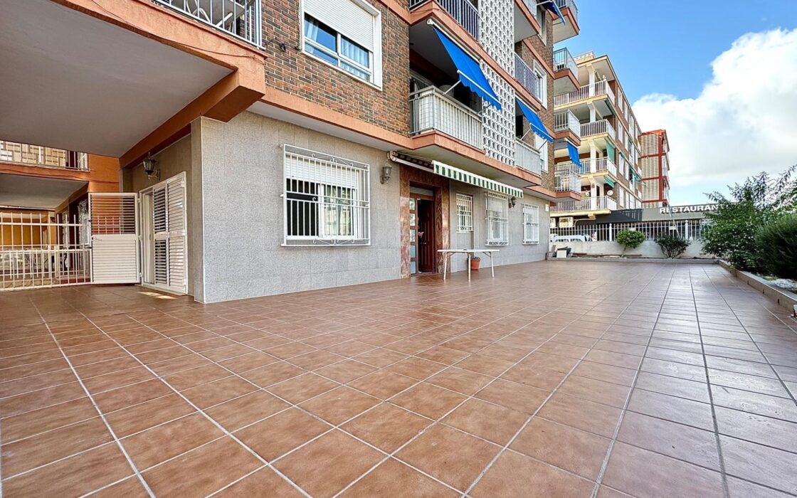 Апартаменты в Торревьехе 111 кв.м у моря с террасой