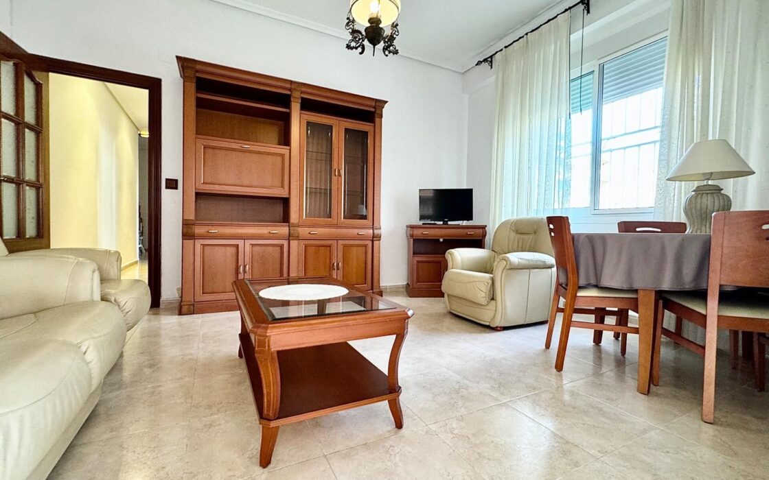 Апартаменты в Торревьехе 111 кв.м у моря с террасой