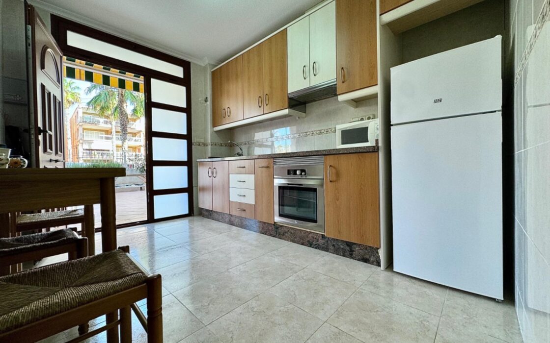 Апартаменты в Торревьехе 111 кв.м у моря с террасой