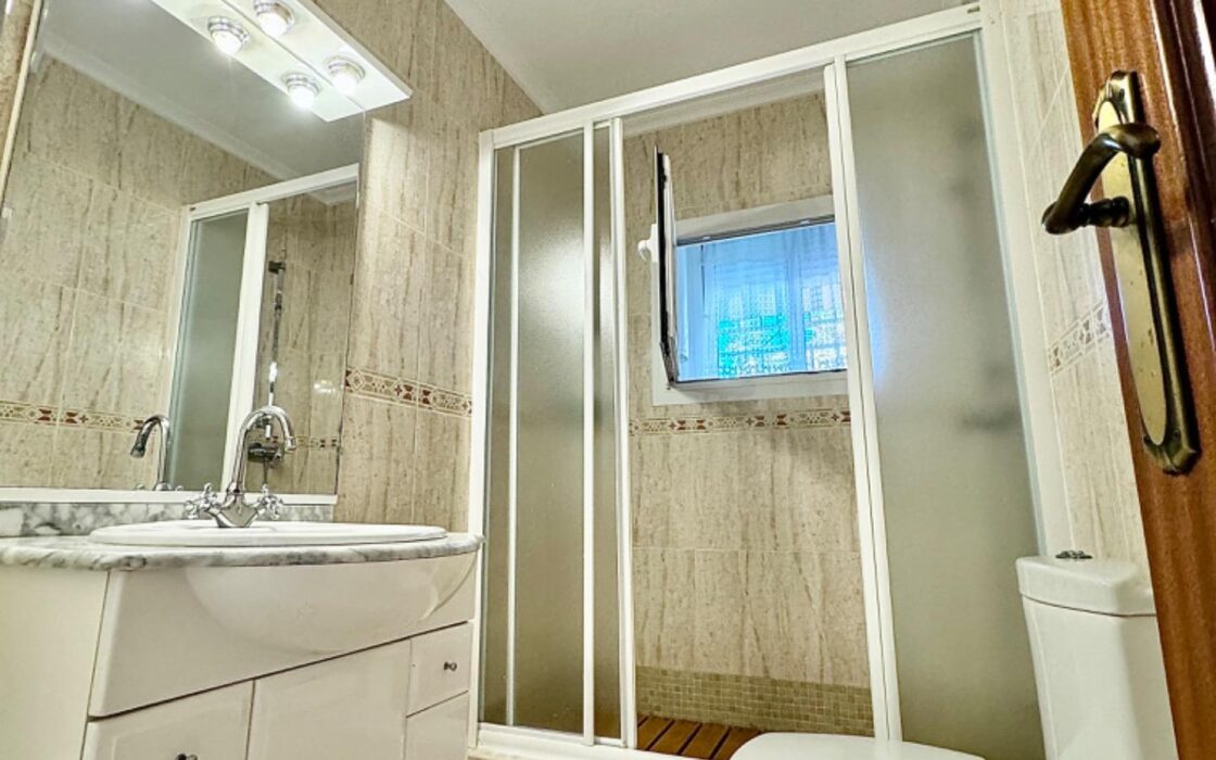 Апартаменты в Торревьехе 111 кв.м у моря с террасой