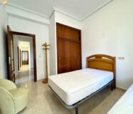 Апартаменты в Торревьехе 111 кв.м у моря с террасой