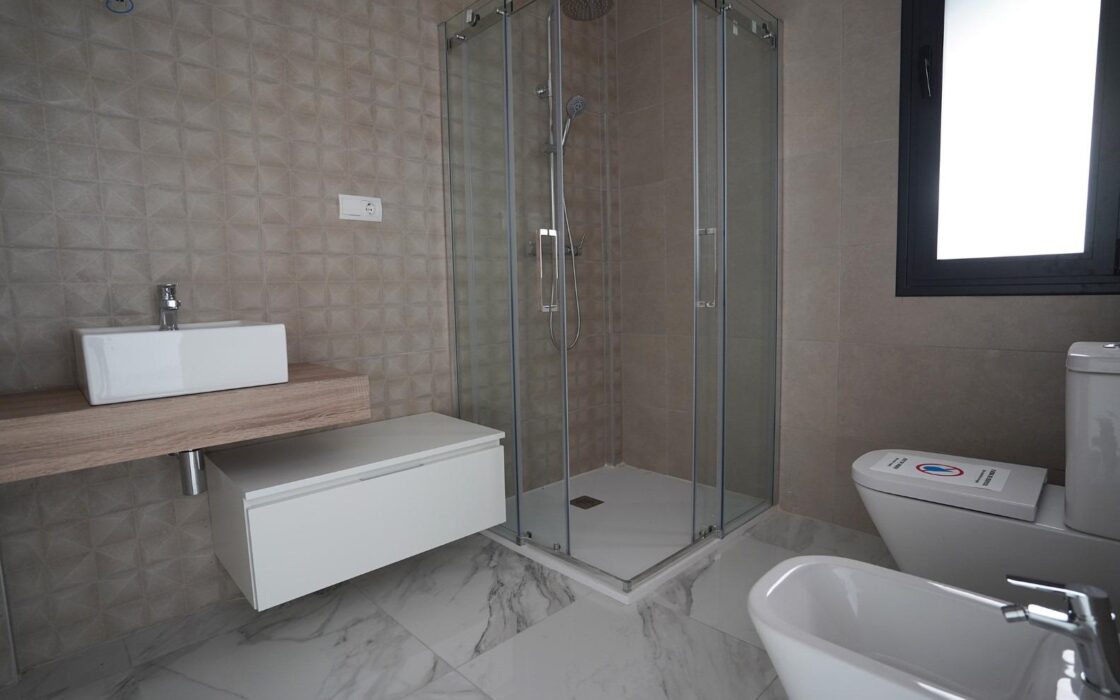 Виллы с террасой и бассейном в Полоп-де-ла-Марина 100-150 кв.м