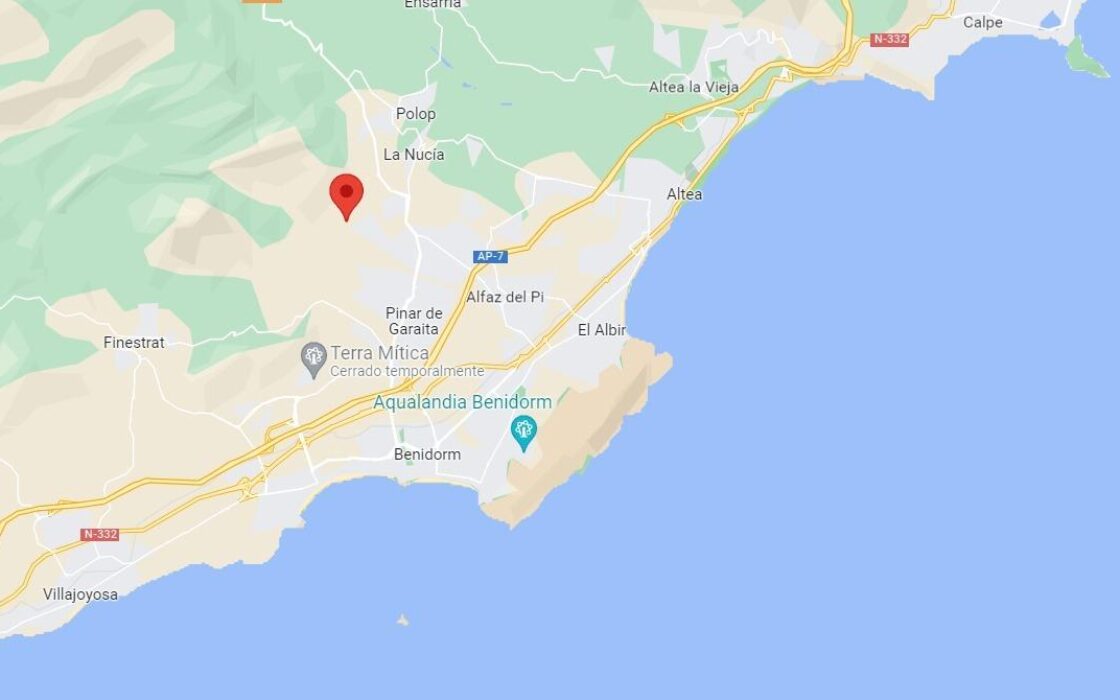 Виллы с террасой и бассейном в Полоп-де-ла-Марина 100-150 кв.м