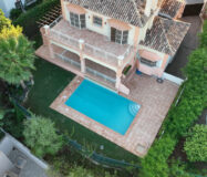 Уютная вилла в центре Марбельи с террасой 498 кв.м