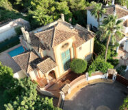 Уютная вилла в центре Марбельи с террасой 498 кв.м