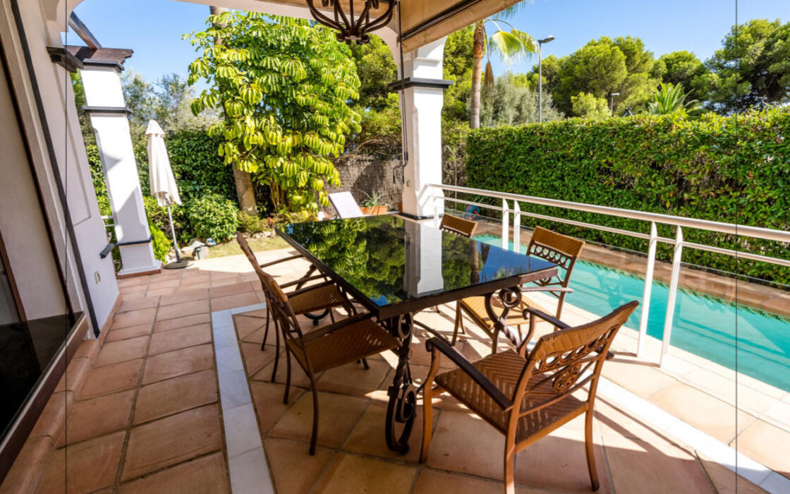 Вилла с террасой в Марбелье, 436 кв.м, центр города