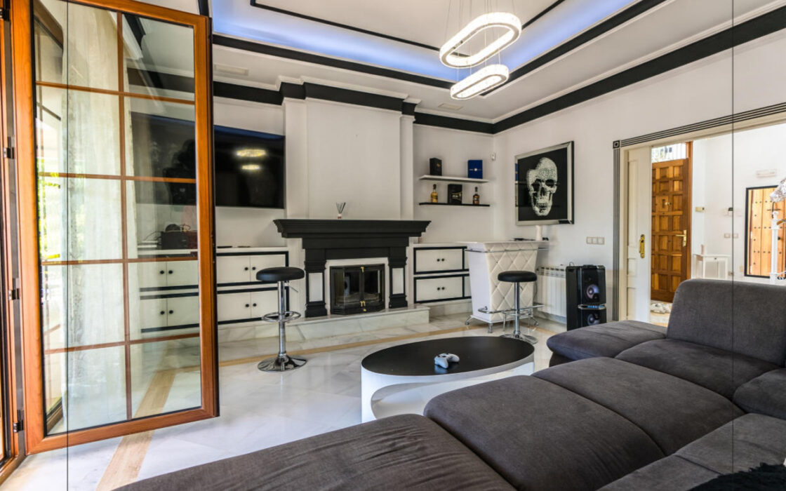 Вилла с террасой в Марбелье, 436 кв.м, центр города