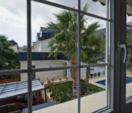 Простора вілла на Коста Бланці з терасою та басейном