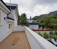 Простора вілла на Коста Бланці з терасою та басейном