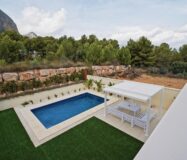 Простора вілла на Коста Бланці з терасою та басейном