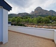 Простора вілла на Коста Бланці з терасою та басейном