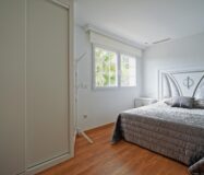 Простора вілла на Коста Бланці з терасою та басейном