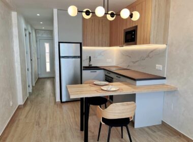 Квартира у моря в Коста-Бланке с террасой и ремонтом