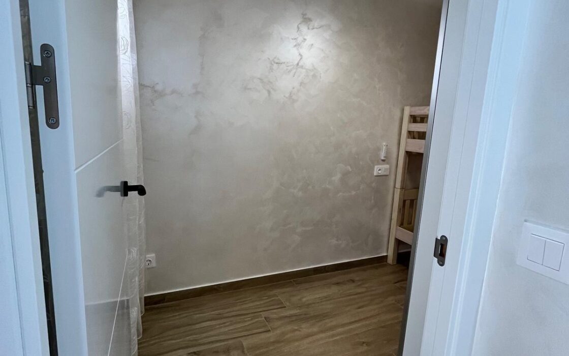 Квартира у моря в Коста-Бланке с террасой и ремонтом