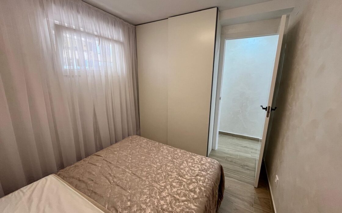 Квартира у моря в Коста-Бланке с террасой и ремонтом