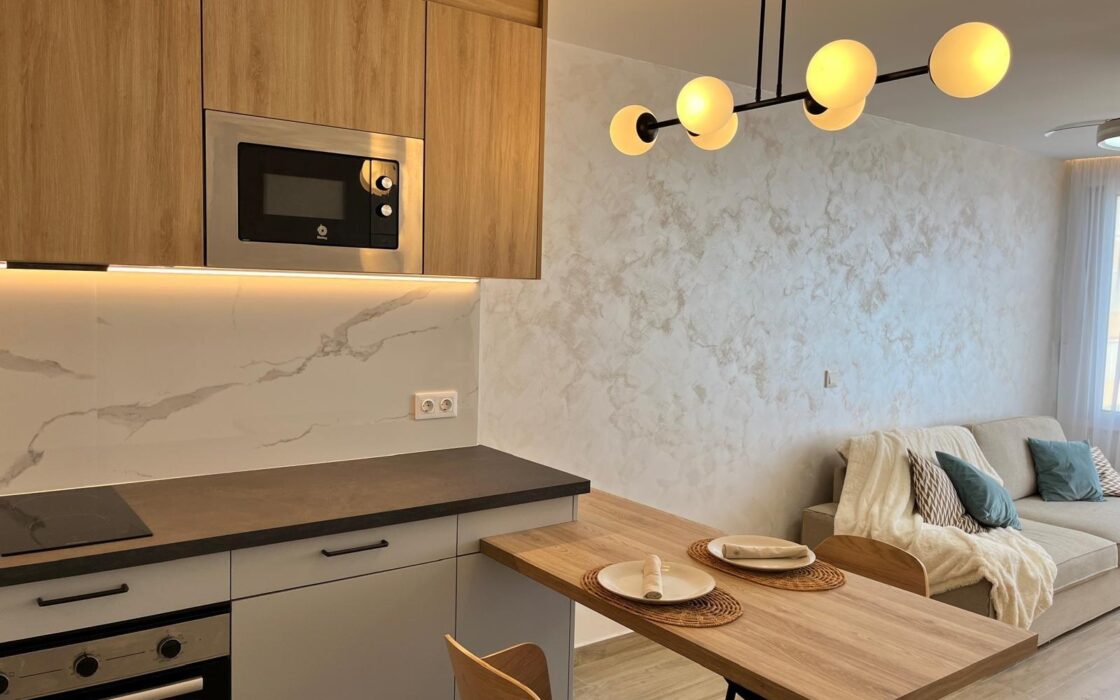 Квартира у моря в Коста-Бланке с террасой и ремонтом