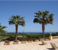 Вилла в Альфас-дель-Пи с видом на море и террасой 1000 кв.м.