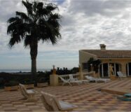 Вилла в Альфас-дель-Пи с видом на море и террасой 1000 кв.м.